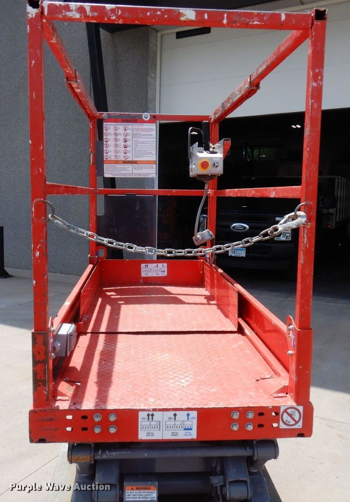 image for item AF9685 2005 Skyjack SJH3219  scissor lift