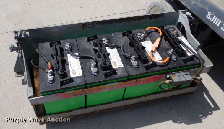 image for item AF9685 2005 Skyjack SJH3219  scissor lift