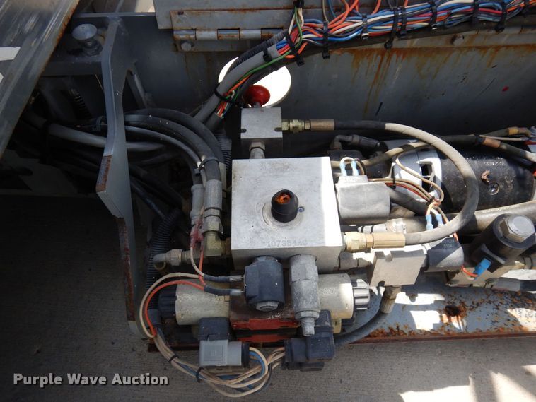 image for item AF9685 2005 Skyjack SJH3219  scissor lift