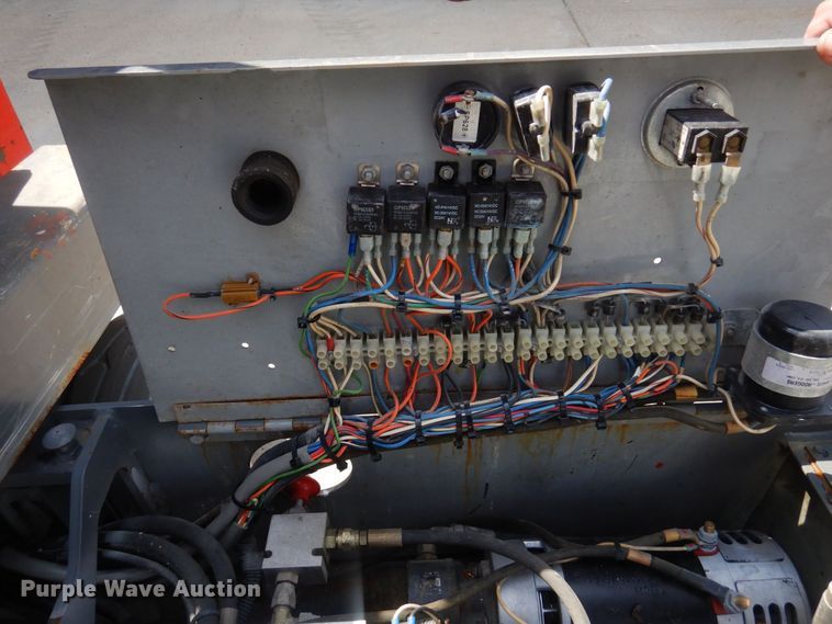 image for item AF9685 2005 Skyjack SJH3219  scissor lift