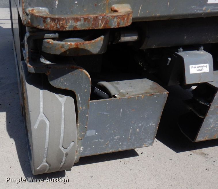 image for item AF9685 2005 Skyjack SJH3219  scissor lift