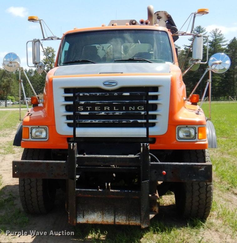 image for item AF9698 2006 Sterling LT9500  crane truck
