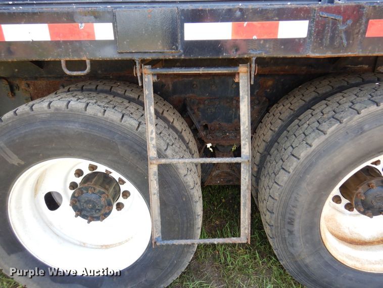 image for item AF9698 2006 Sterling LT9500  crane truck