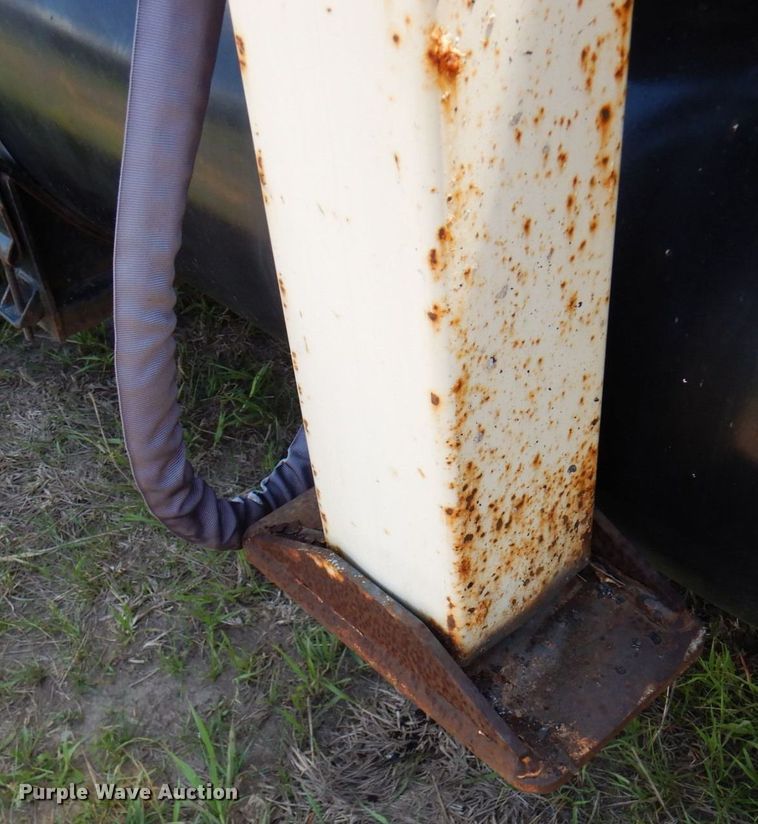 image for item AF9698 2006 Sterling LT9500  crane truck