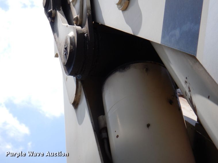 image for item AF9698 2006 Sterling LT9500  crane truck