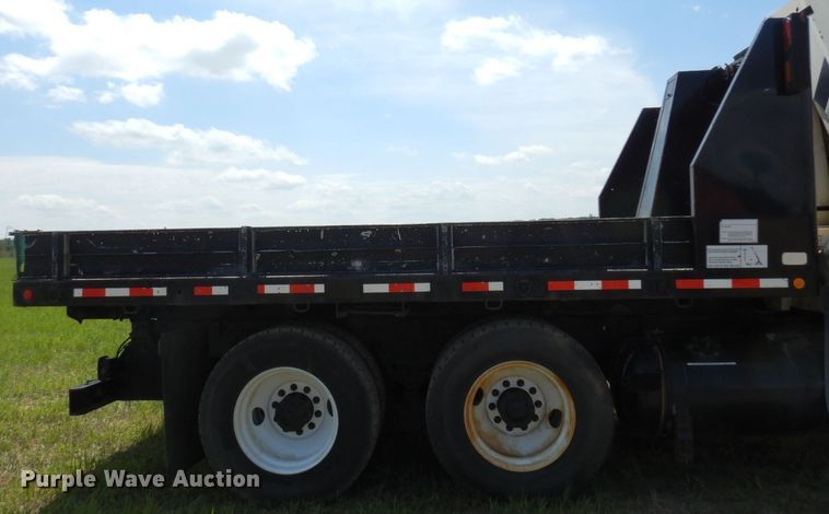 image for item AF9698 2006 Sterling LT9500  crane truck