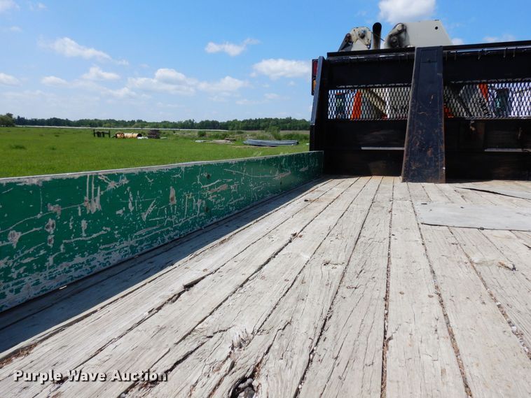 image for item AF9698 2006 Sterling LT9500  crane truck