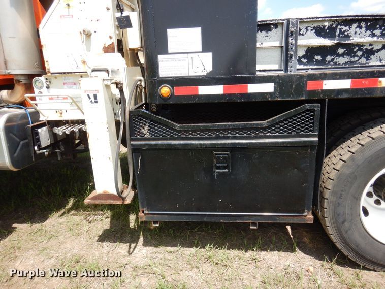 image for item AF9698 2006 Sterling LT9500  crane truck