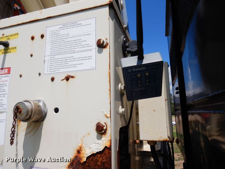 image for item AF9698 2006 Sterling LT9500  crane truck