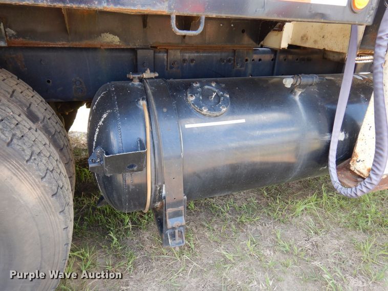 image for item AF9698 2006 Sterling LT9500  crane truck