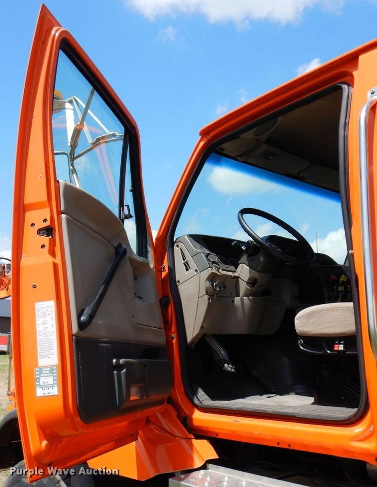 image for item AF9698 2006 Sterling LT9500  crane truck