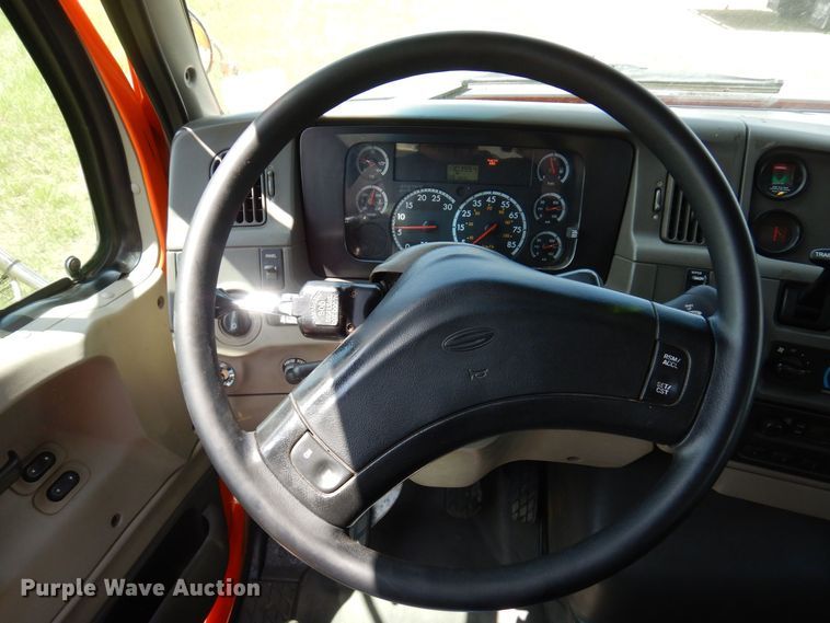 image for item AF9698 2006 Sterling LT9500  crane truck