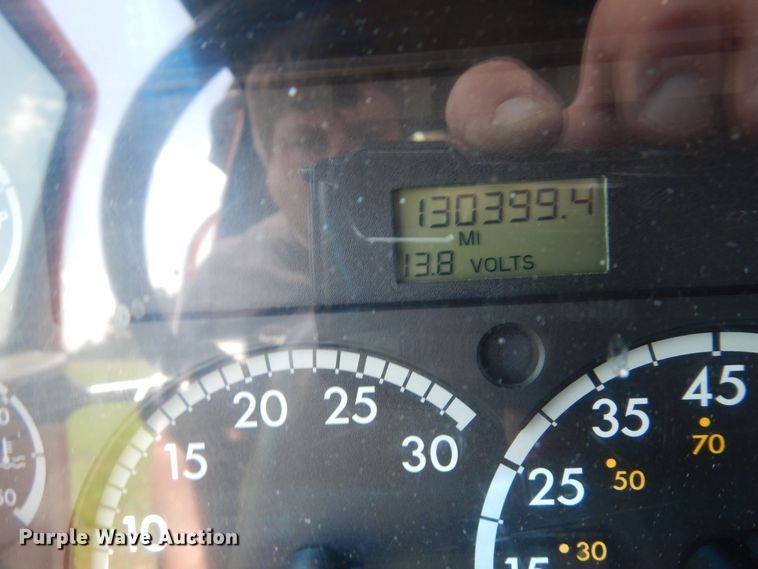 image for item AF9698 2006 Sterling LT9500  crane truck