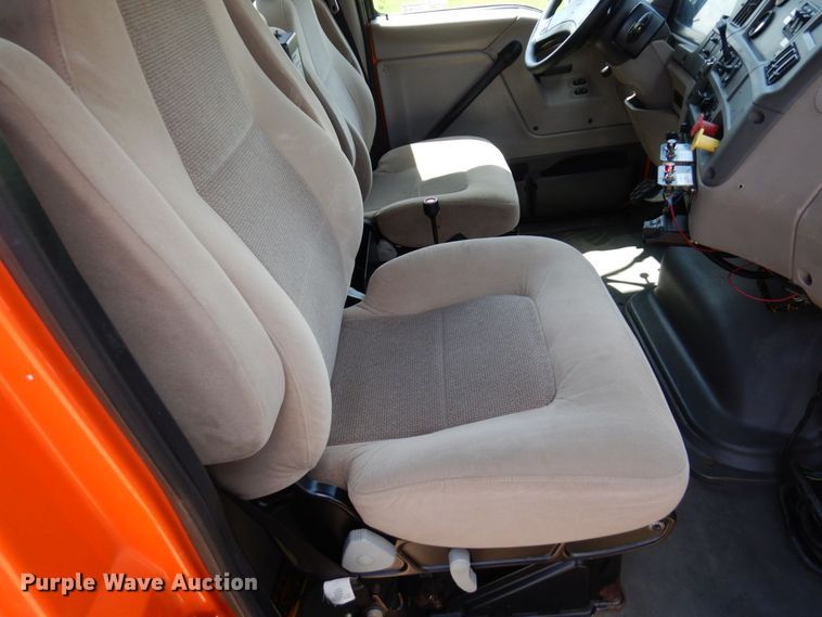 image for item AF9698 2006 Sterling LT9500  crane truck