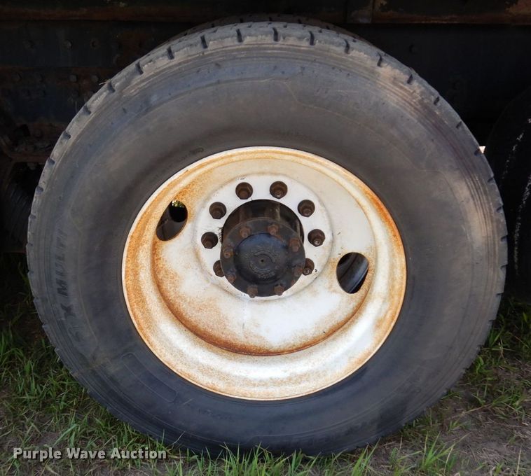 image for item AF9698 2006 Sterling LT9500  crane truck