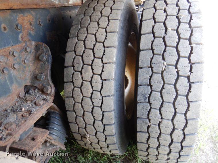 image for item AF9698 2006 Sterling LT9500  crane truck