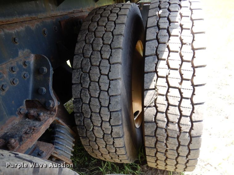 image for item AF9698 2006 Sterling LT9500  crane truck