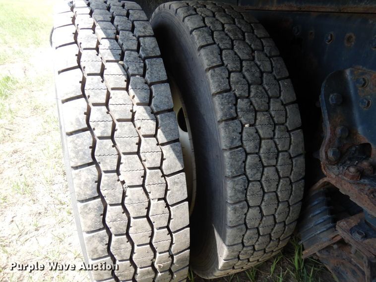 image for item AF9698 2006 Sterling LT9500  crane truck