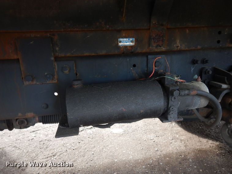 image for item AF9700 2003 Freightliner FL70  dump flatbed truck