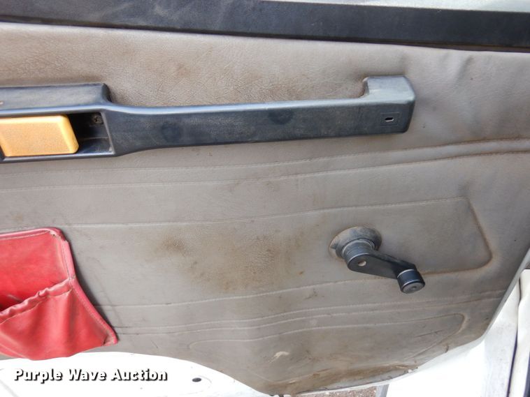 image for item AF9700 2003 Freightliner FL70  dump flatbed truck