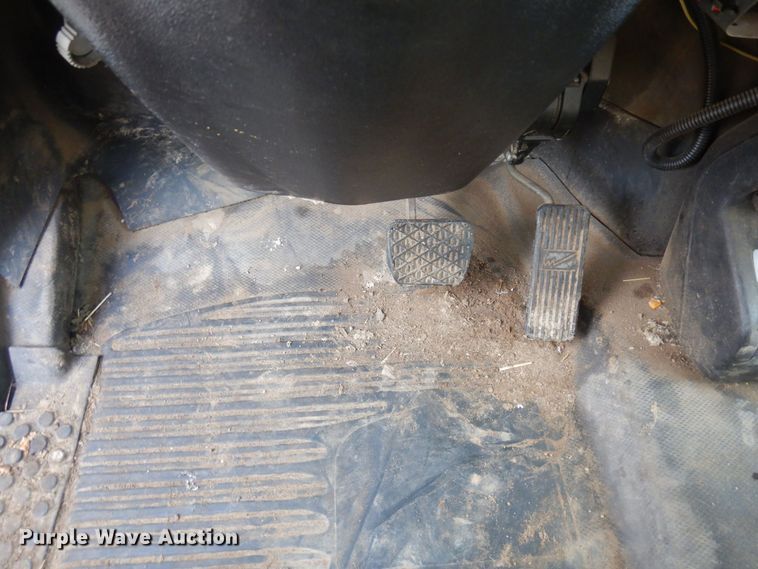 image for item AF9700 2003 Freightliner FL70  dump flatbed truck