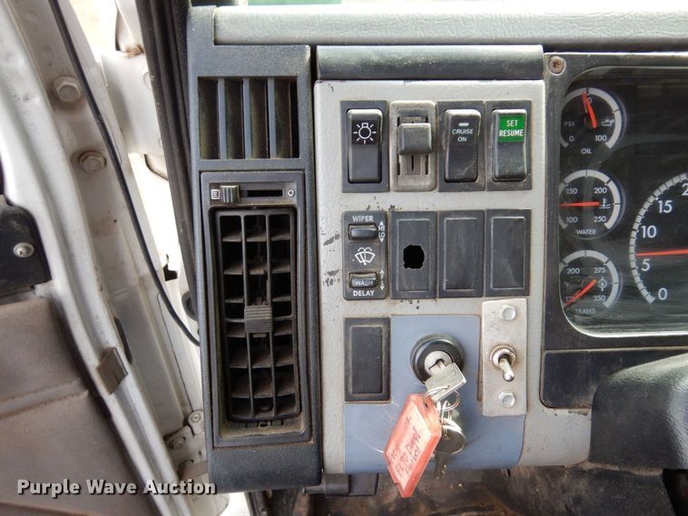 image for item AF9700 2003 Freightliner FL70  dump flatbed truck