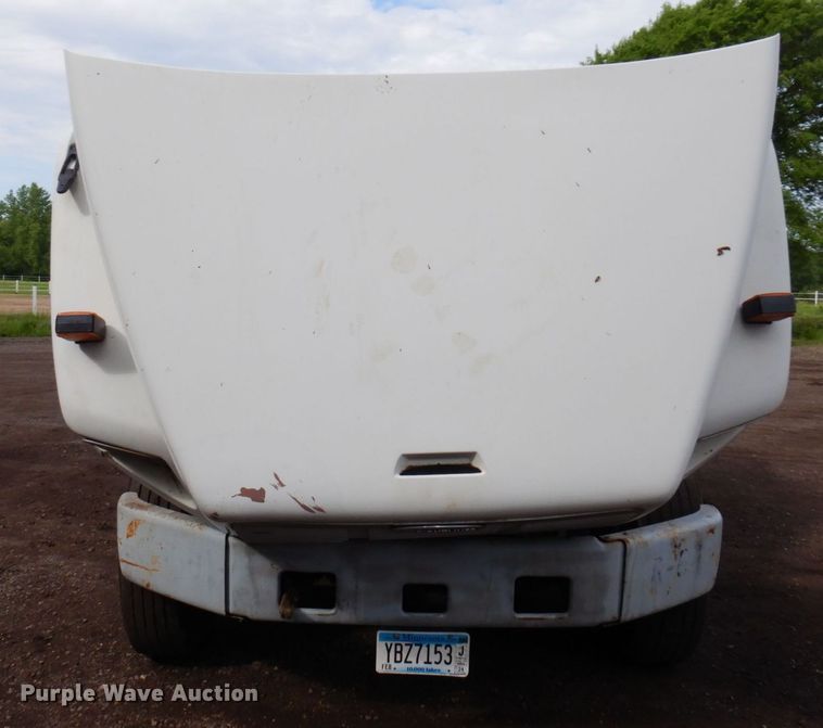 image for item AF9700 2003 Freightliner FL70  dump flatbed truck