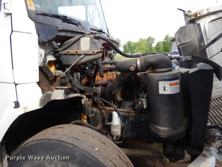 image for item AF9700 2003 Freightliner FL70  dump flatbed truck