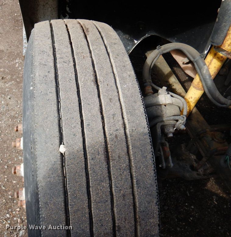 image for item AF9700 2003 Freightliner FL70  dump flatbed truck