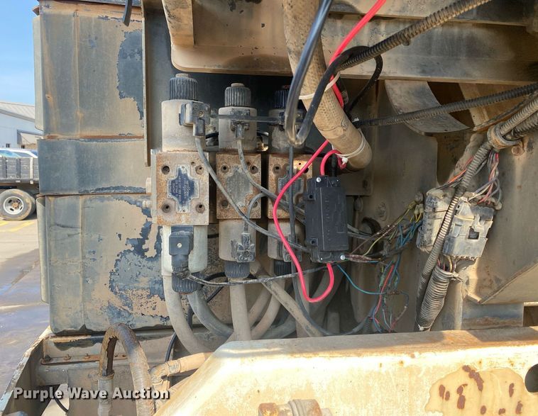 image for item DI7772 1998 Mack MS Series  street sweeper truck