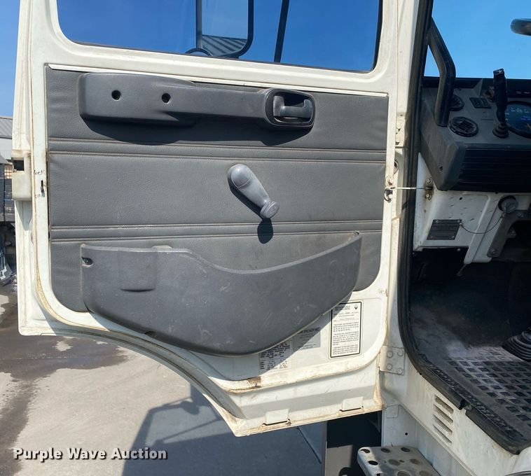 image for item DI7772 1998 Mack MS Series  street sweeper truck