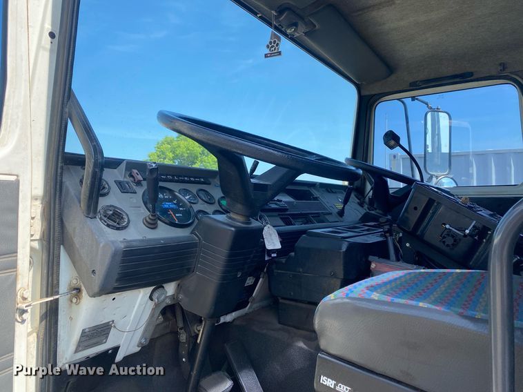 image for item DI7772 1998 Mack MS Series  street sweeper truck