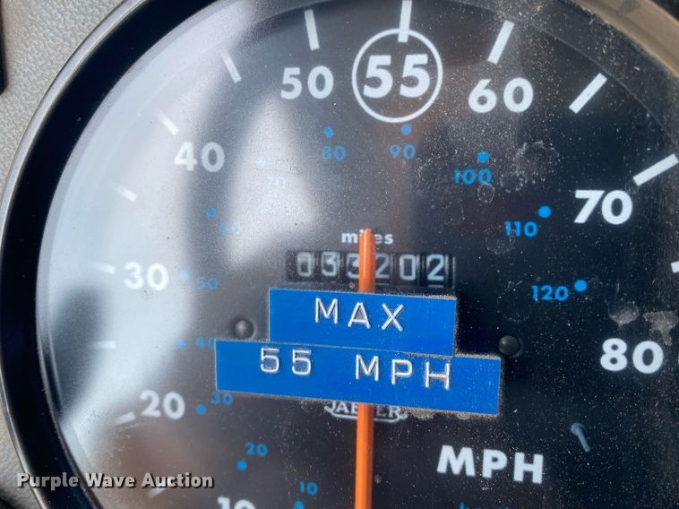 image for item DI7772 1998 Mack MS Series  street sweeper truck