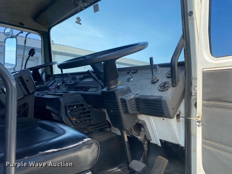 image for item DI7772 1998 Mack MS Series  street sweeper truck