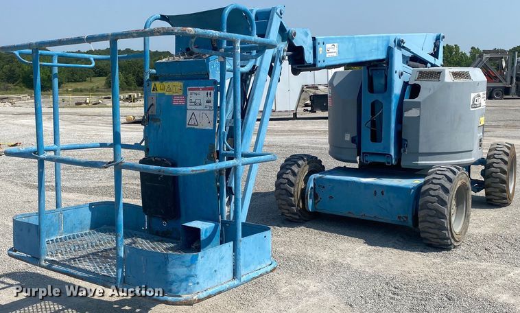 image for item DI7815 2010 Genie Z-34/22  boom lift