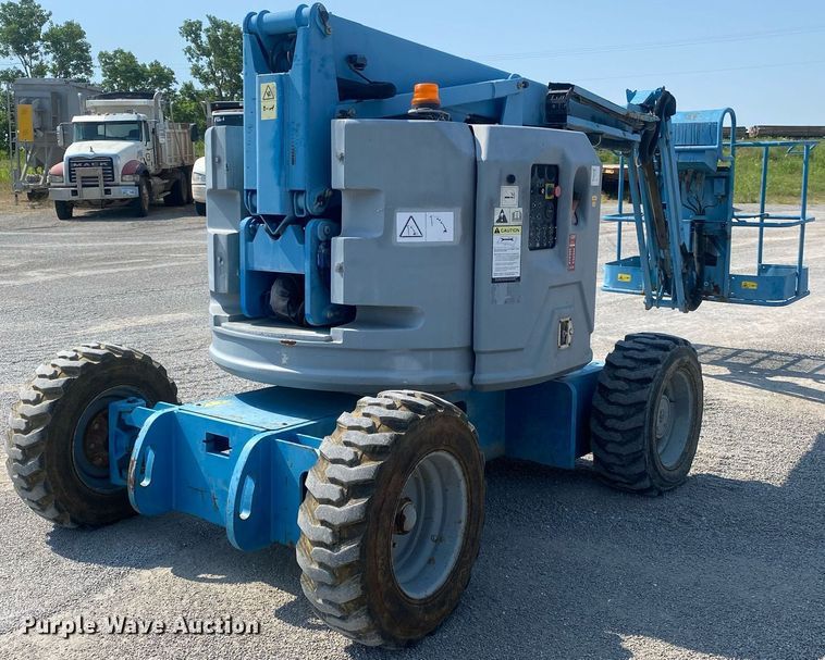 image for item DI7815 2010 Genie Z-34/22  boom lift
