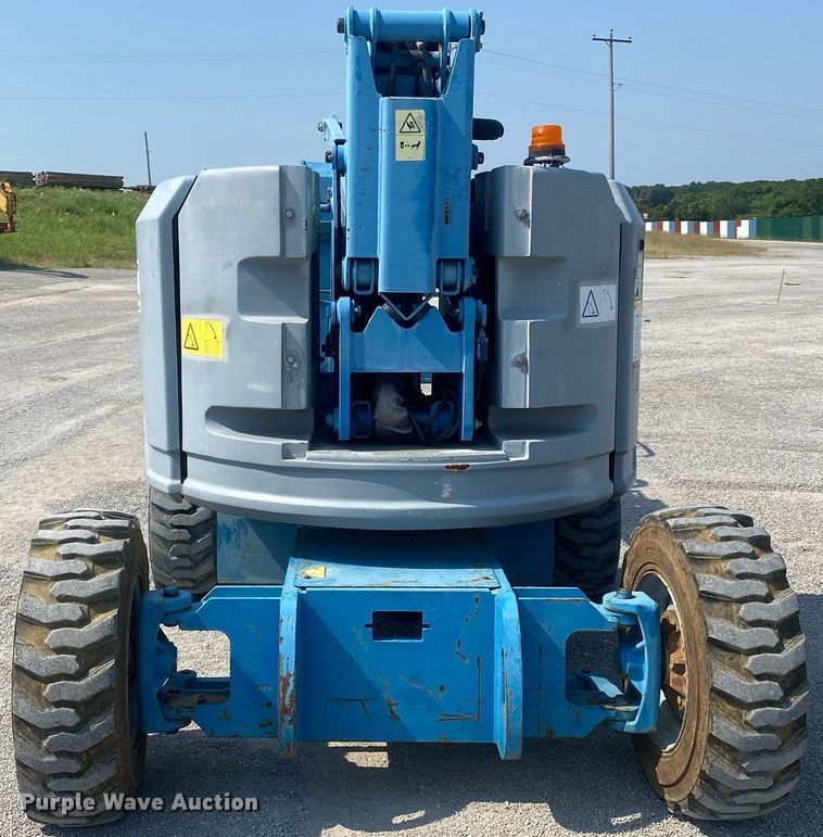 image for item DI7815 2010 Genie Z-34/22  boom lift