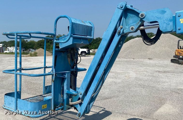 image for item DI7815 2010 Genie Z-34/22  boom lift