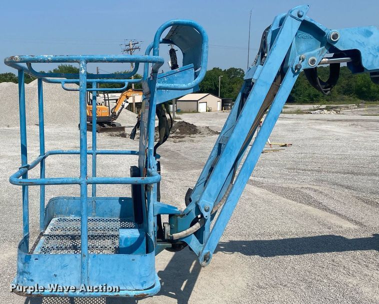 image for item DI7815 2010 Genie Z-34/22  boom lift