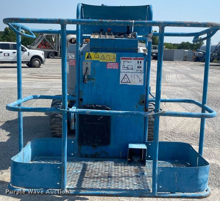 image for item DI7815 2010 Genie Z-34/22  boom lift