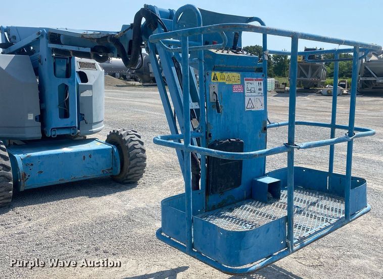 image for item DI7815 2010 Genie Z-34/22  boom lift