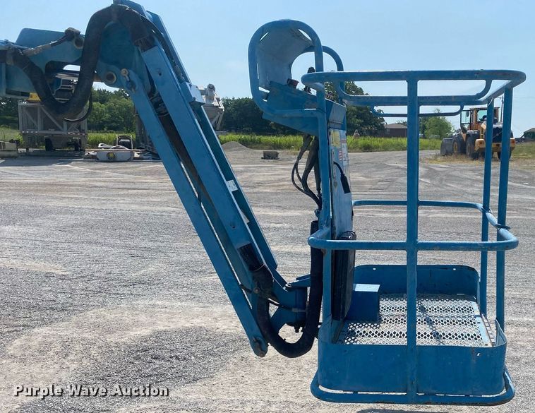 image for item DI7815 2010 Genie Z-34/22  boom lift