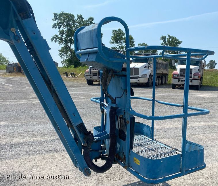 image for item DI7815 2010 Genie Z-34/22  boom lift