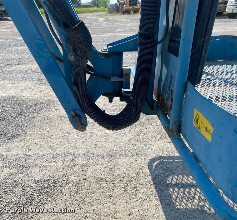 image for item DI7815 2010 Genie Z-34/22  boom lift