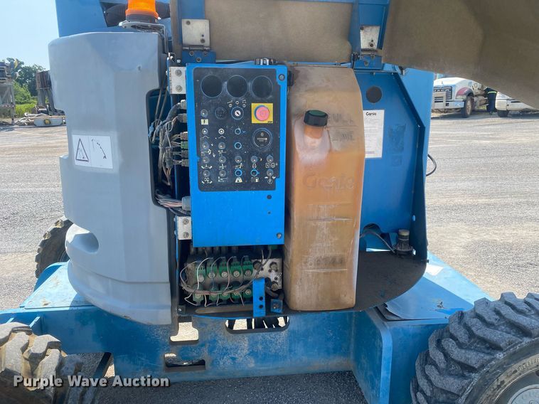 image for item DI7815 2010 Genie Z-34/22  boom lift