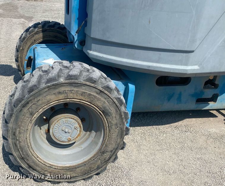 image for item DI7815 2010 Genie Z-34/22  boom lift