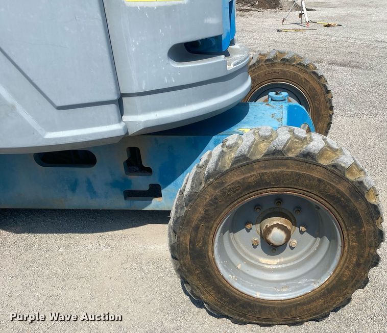 image for item DI7815 2010 Genie Z-34/22  boom lift