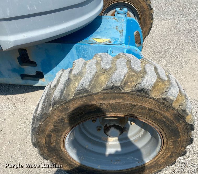 image for item DI7815 2010 Genie Z-34/22  boom lift