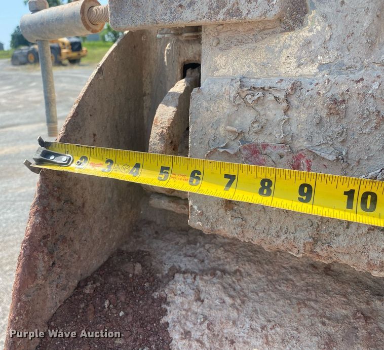 image for item DI7816 2012 Mack GU713  dump truck