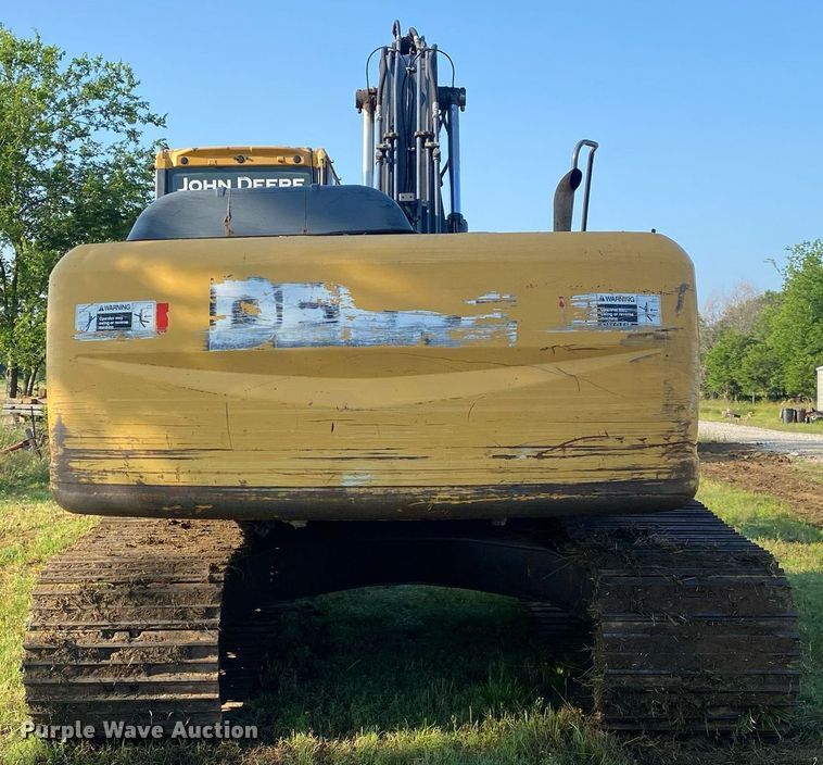 image for item DI7821 2009 John Deere 200D LC  excavator